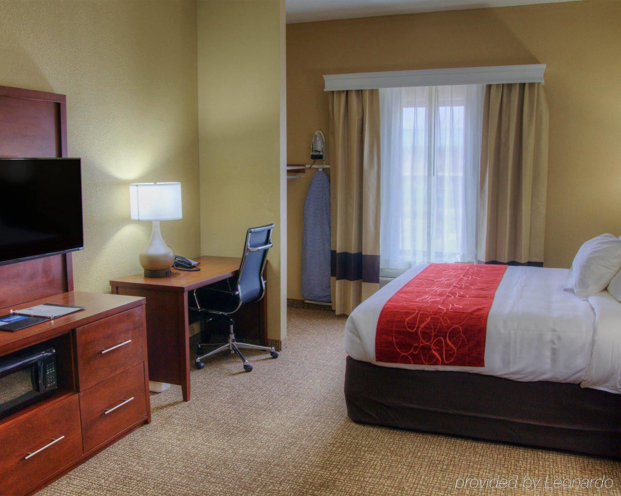 Comfort Suites Plymouth Near Us-30 Exterior foto